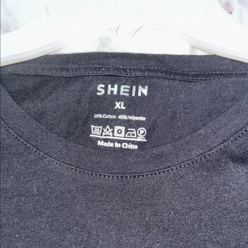 Sculpture And Letter Graphic Black Tee Shirt - Picture 4 of 5